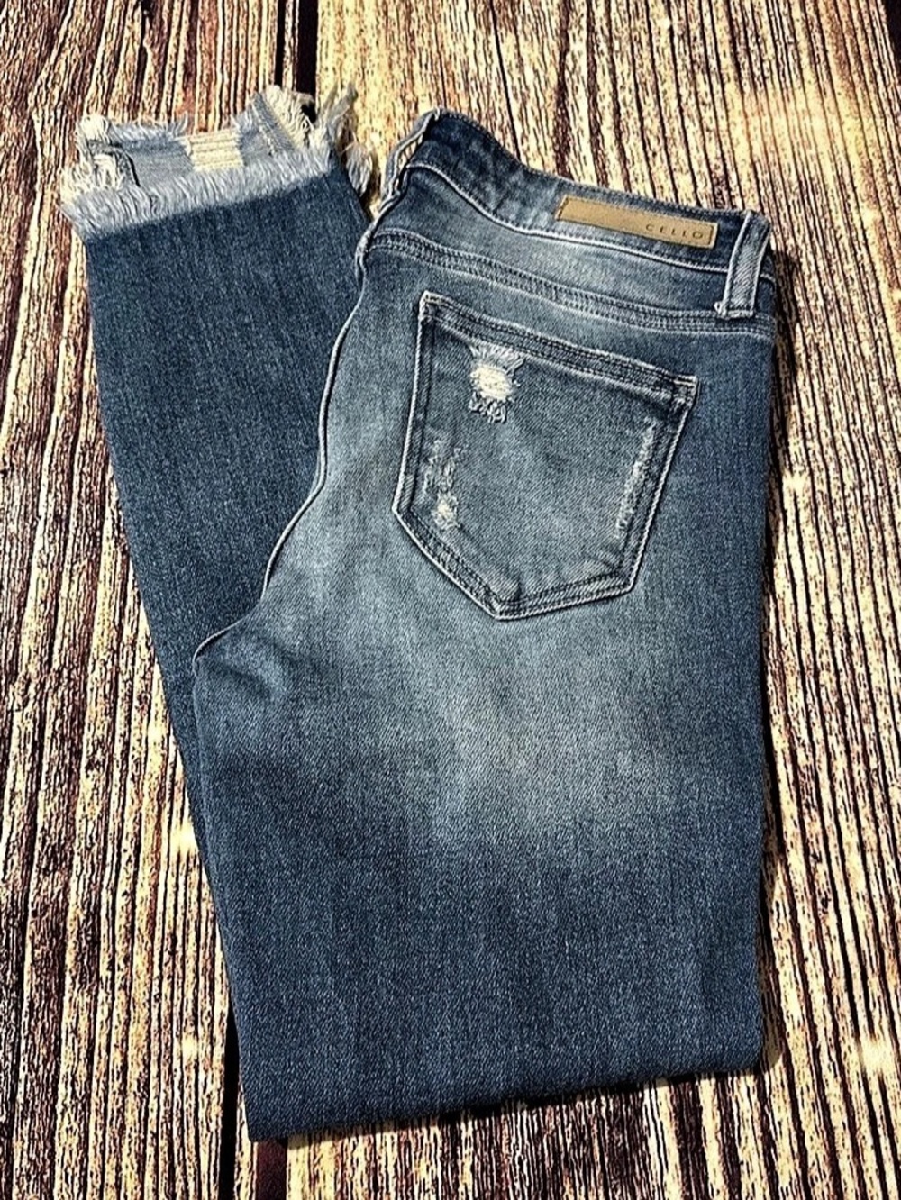 CELLO Distressed Skinny Jeans in Blue Waist 5